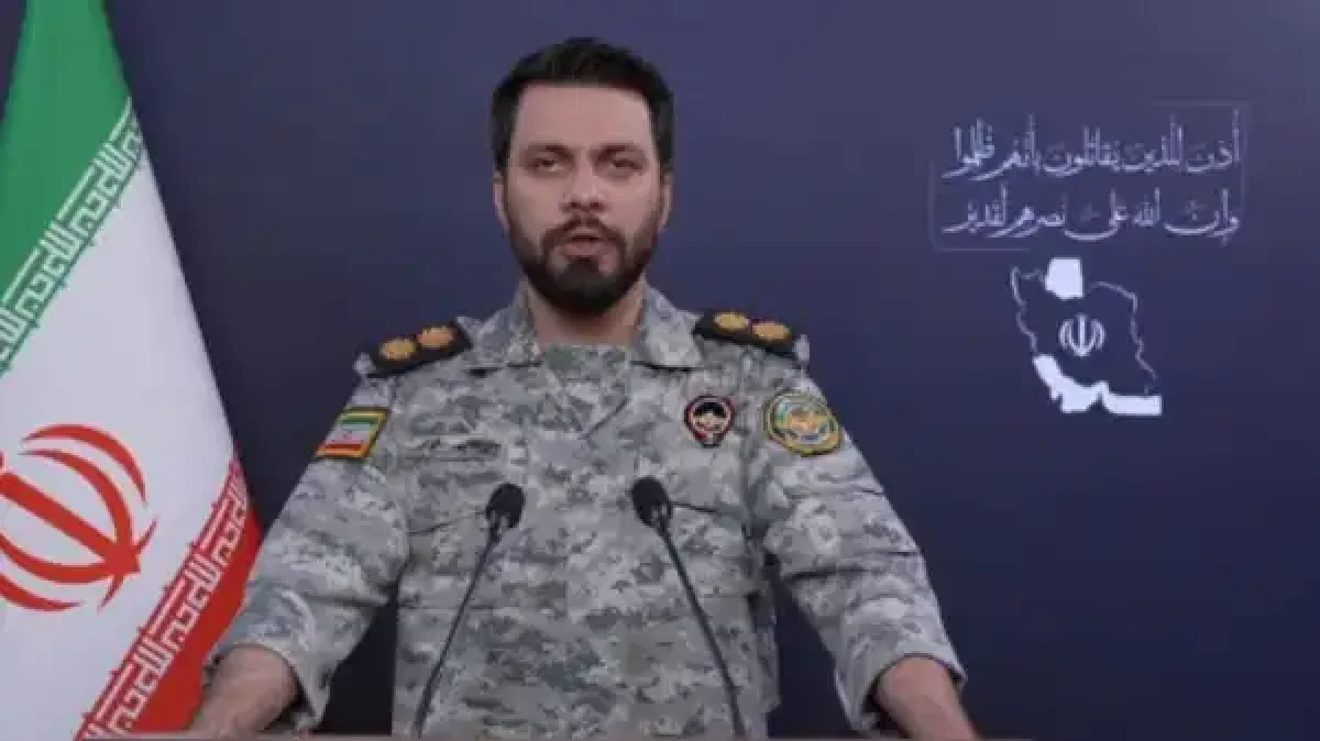 İran, ABD’ye Ait Askeri Gemiyi Hedef Aldı