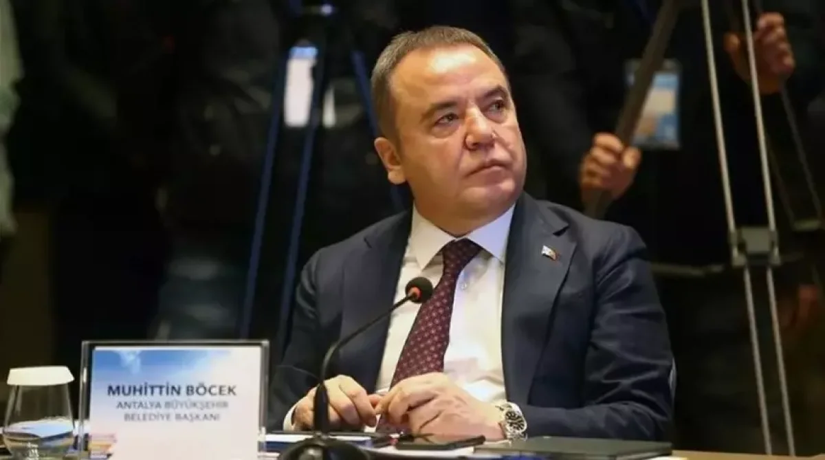 Muhittin Böcek Hastaneye Kaldırıldı! 