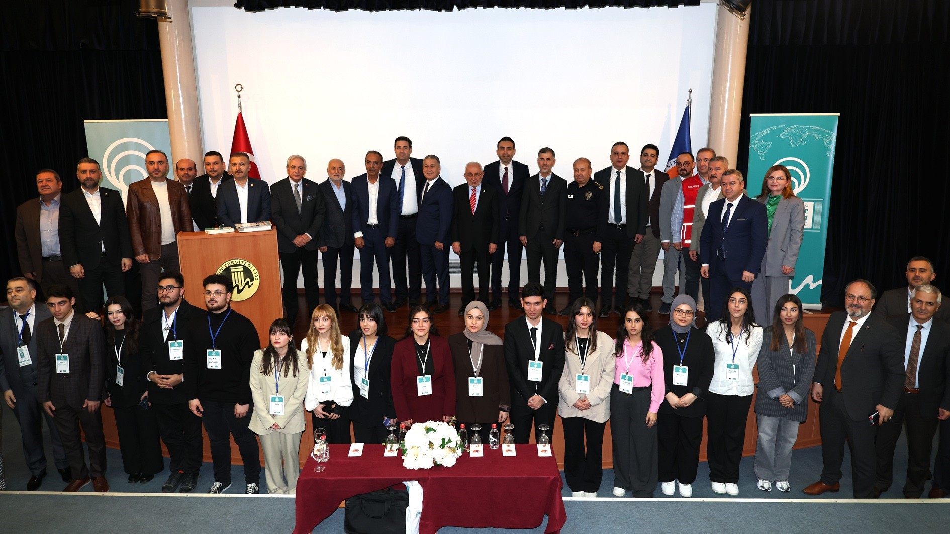 Erdem: “Dil savunması, vatan savunmasıdır”