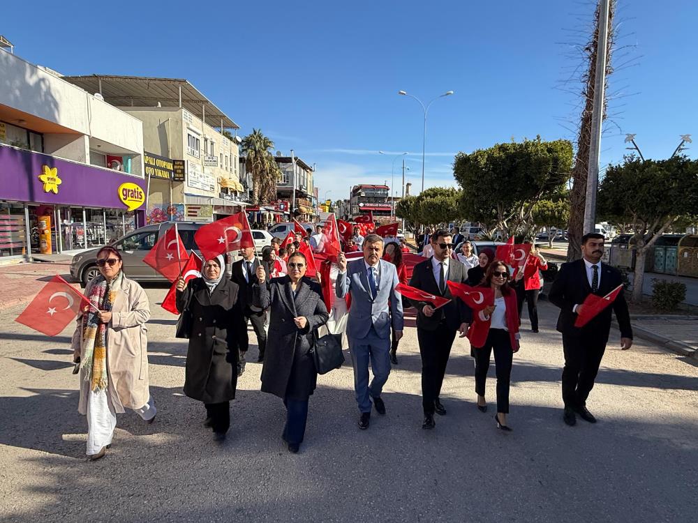 Silifke'de Bayrak Yürüyüşü