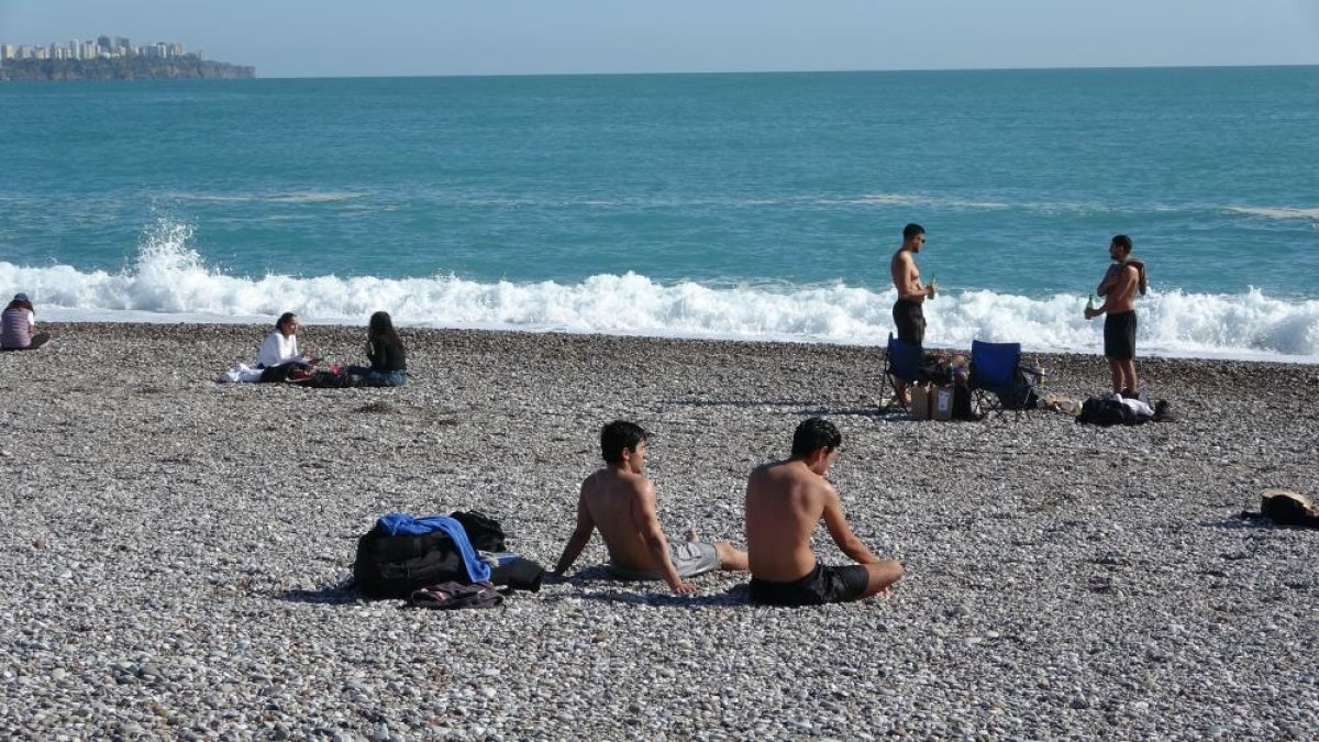 Bir Gün Arayla İki Mevsim