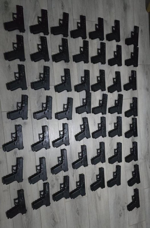 İstanbul’da Gözaltı: Evinden ve Aracından 50 Tabanca Çıktı