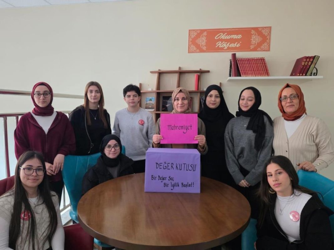 İzmirli Öğrencilerden Gazze’ye İftar Desteği