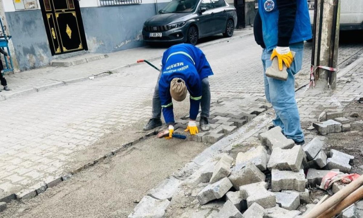Akdeniz'de Yol ve Kaldırım Tadilatı