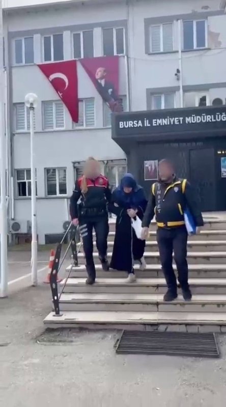 Kocasını Öldürüp Satırla 15 Parçaya Böldü, Kayıp İhbarında Bulundu