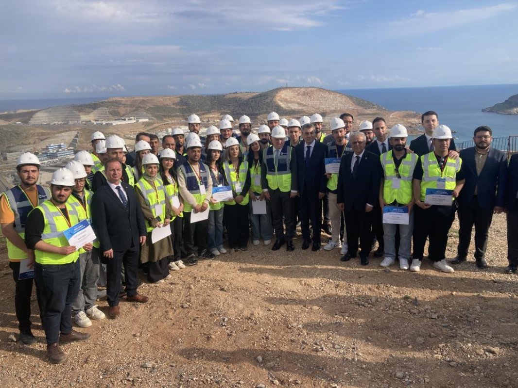 Bakan Bak Akkuyu NGS'de Konuştu: "Büyüyen, Gelişen, Güçlü Bir Türkiye Var"