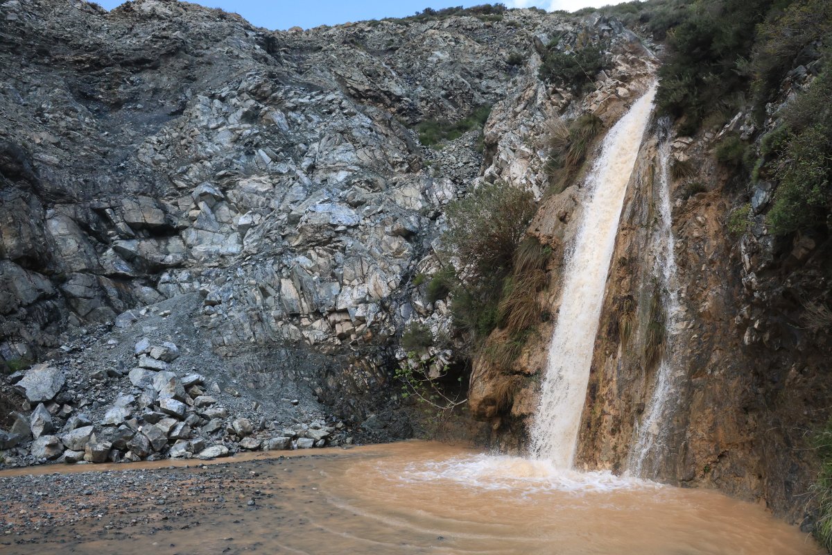Tarihi Kuraklıkla Yok Olan Şelale, Aşırı Yağışlarla Yeniden Hayat Buldu
