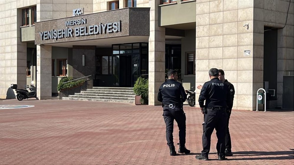 Yenişehir Belediyesindeki Yolsuzluk Operasyonu: Biri Başkan Yardımcısı 12 Tutuklama