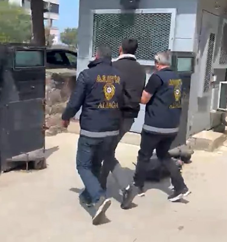 Cezaevi Firarisi Aliağa'da Polisten Kaçamadı