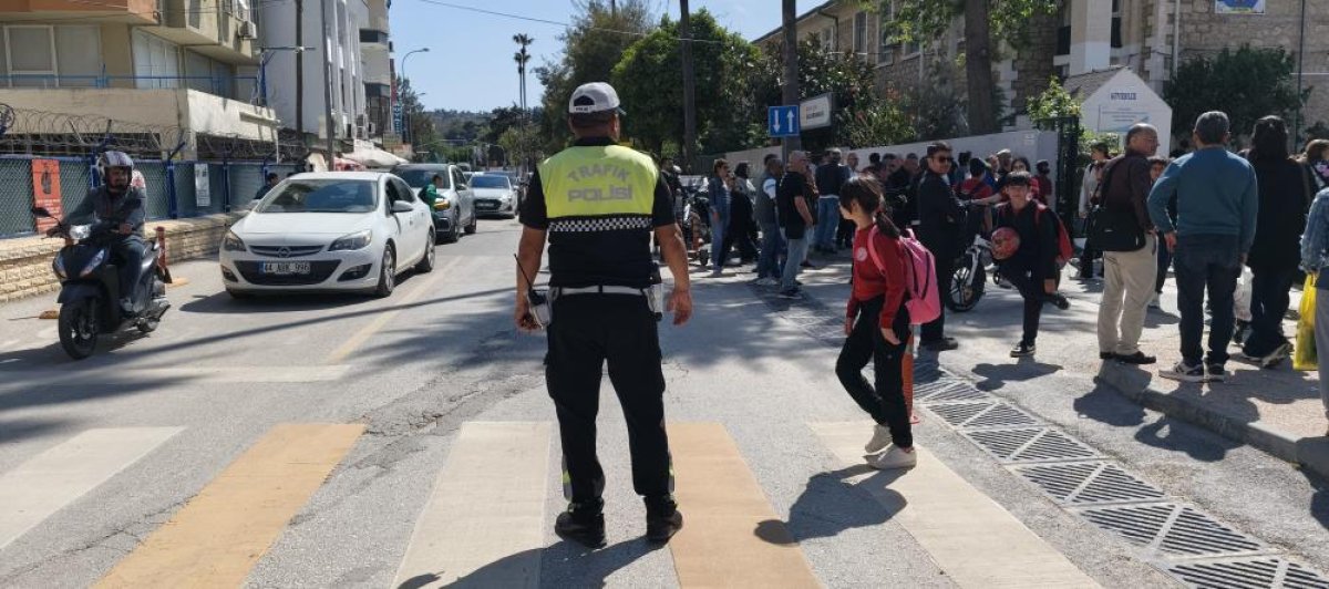 Mersin'deki Okullarda Güvenlik Önlemleri Alındı, Veliler Memnun Kaldı