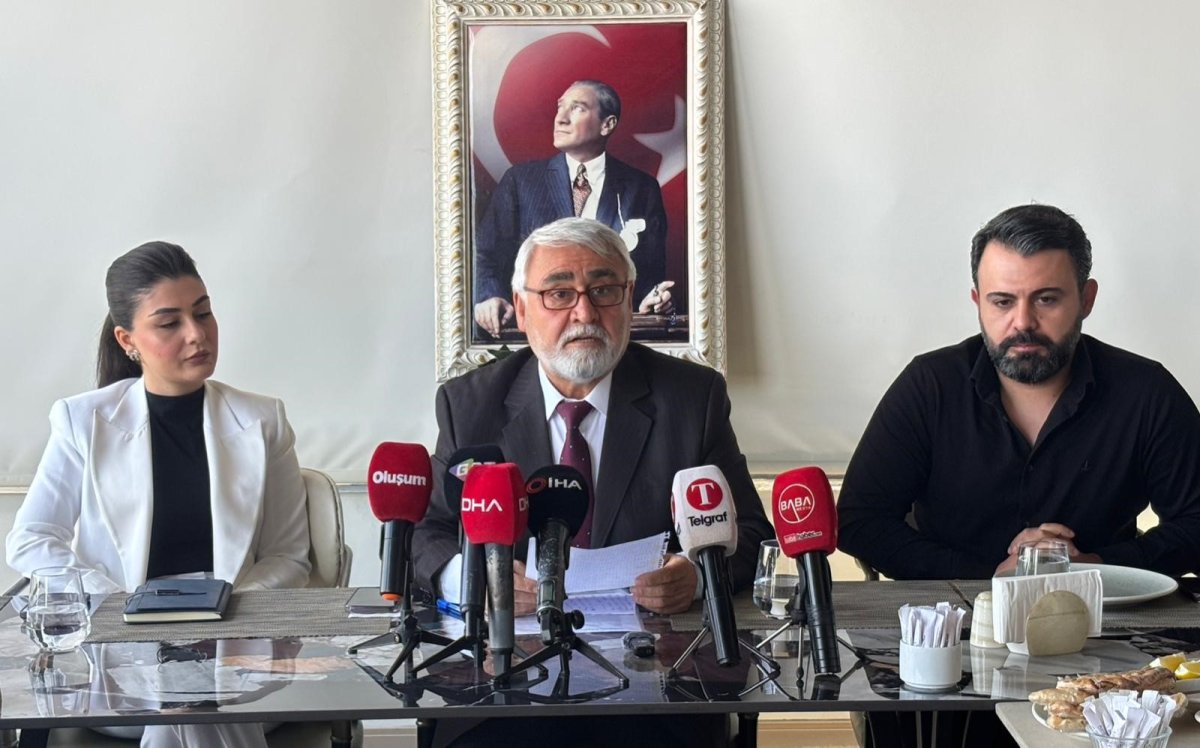 Chp Şehitkamil İlçe Başkanı Hurşit Yıldırım, Sert Sözlerle İstifa Etti