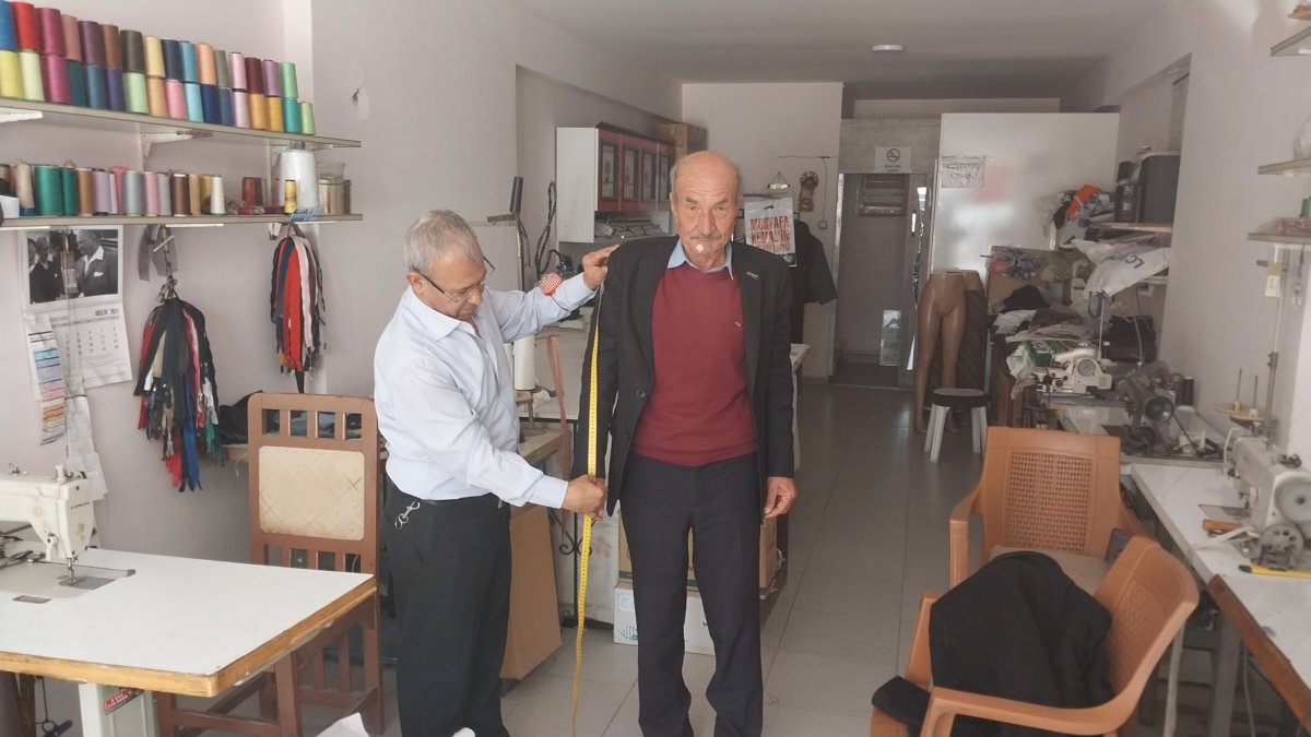 Çırak Bulunamayan Terzilikte Yarım Asrı Geride Bıraktı