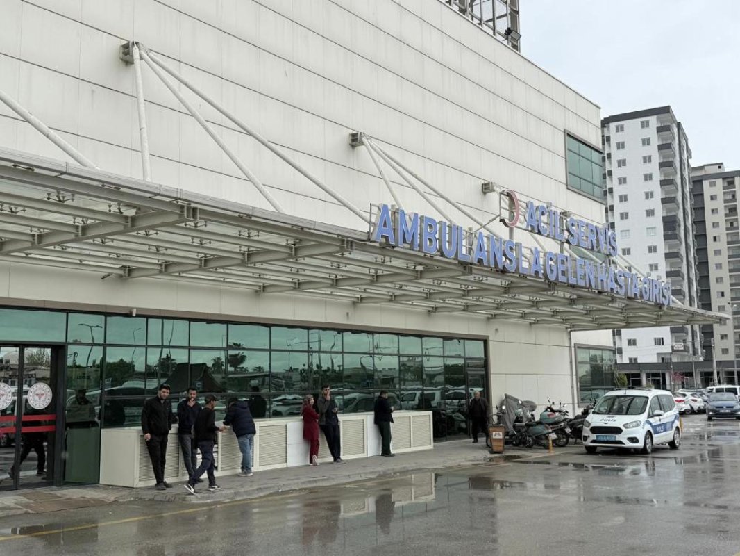 Tarihi Geçmiş Salam Yiyen 4 Öğrenci Hastaneye Kaldırıldı