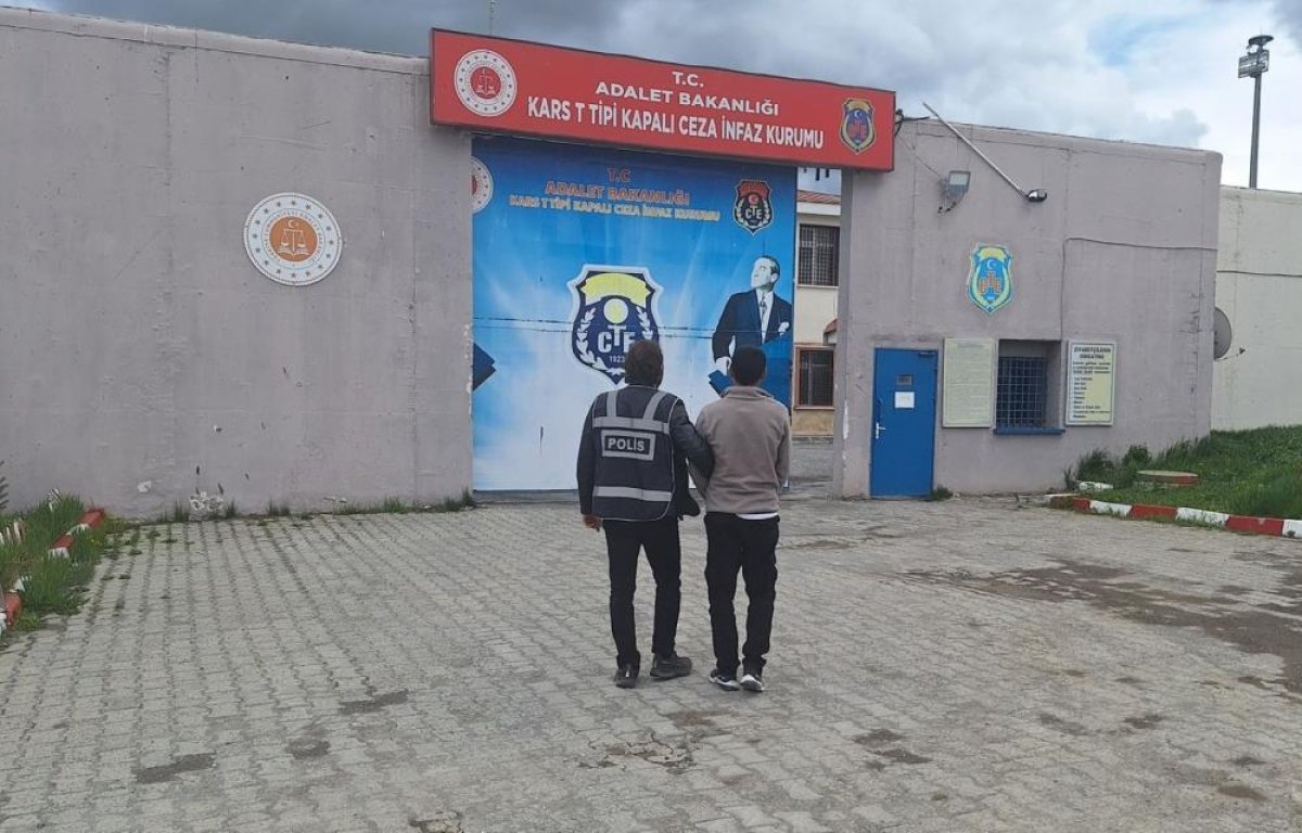 Kars’ta Kredi Kartı Dolandırıcısı Yakalandı