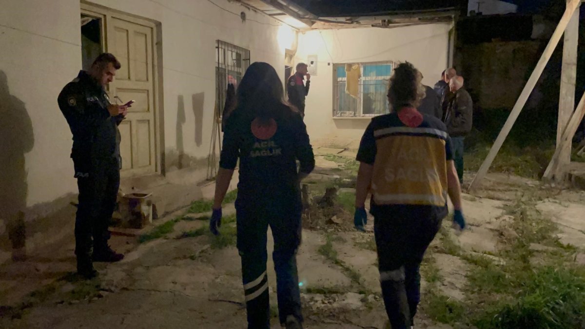 Yaşlı Adam Evinde Ölmüş Halde Bulundu