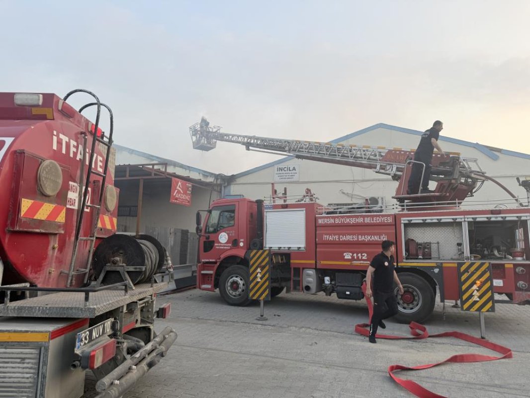 Tarsus’ta Atölyede Çıkan Yangın Korkuttu