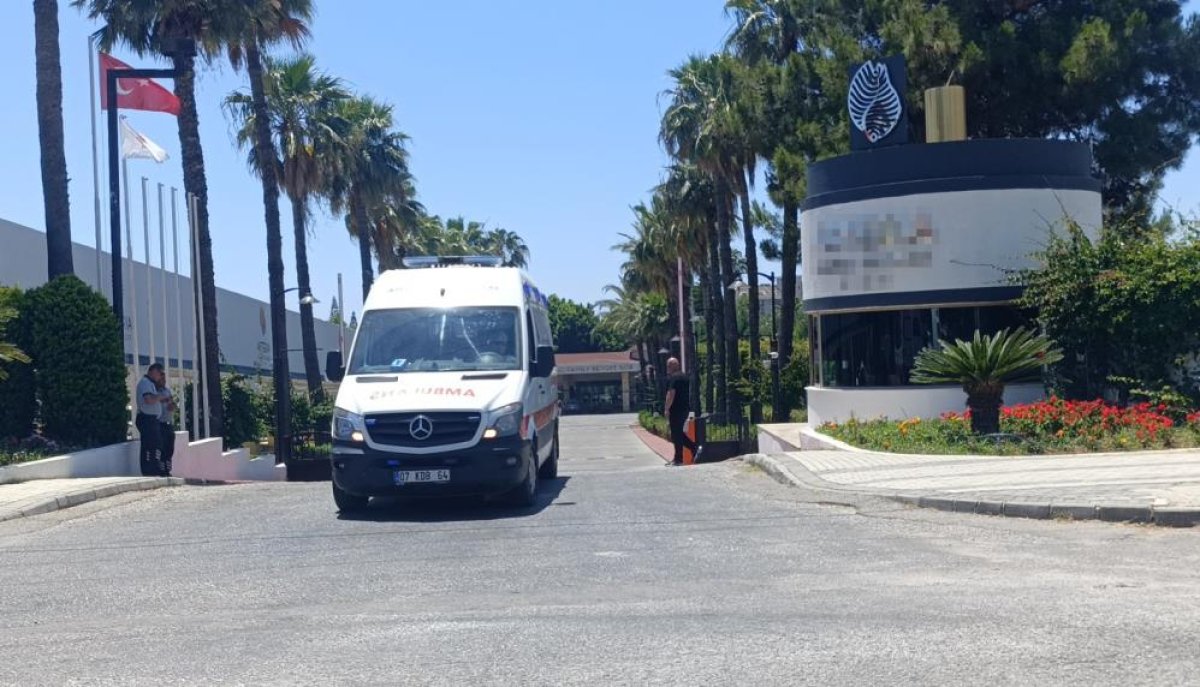 Manavgat'ta Otelde Klor Gazı Sızıntısından 25 Kişi Etkilendi