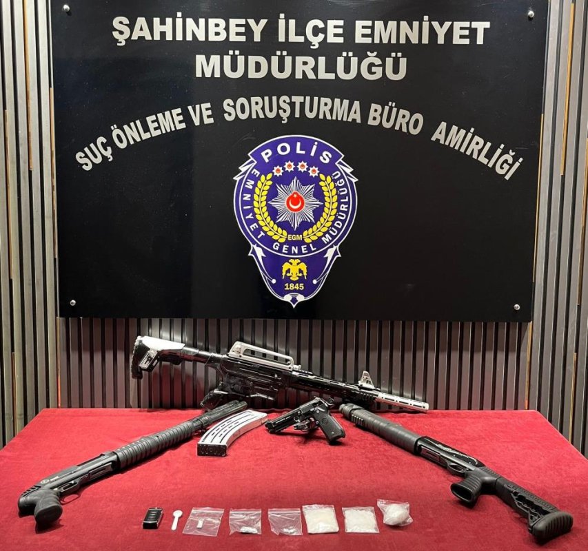 Gaziantep'te 4 Afet Ruhsatsız Silah Ele Geçirildi: 2 Gözaltı