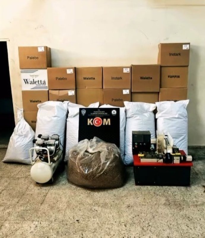 Uşak'ta 30 Ton Bozuk Ve Tarihi Geçmiş Gıda Ele Geçirildi