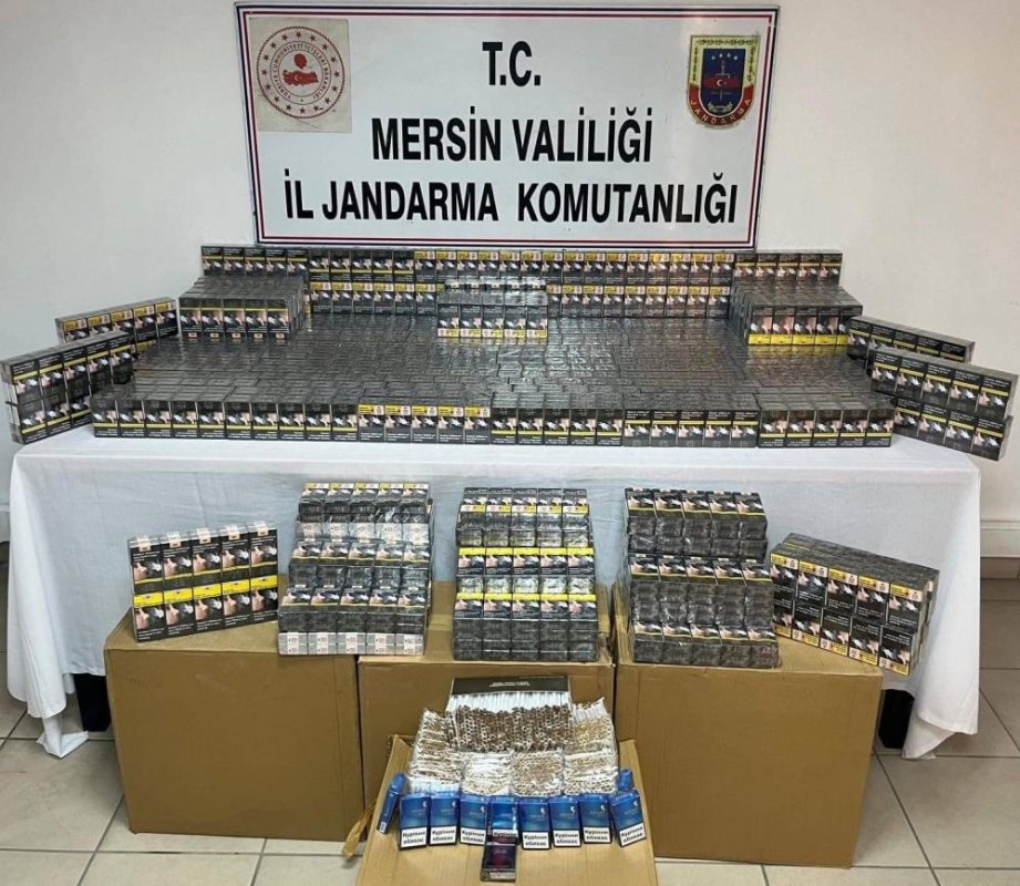 Mersin'de Kaçak Makaron Operasyonu: 2 Gözaltı