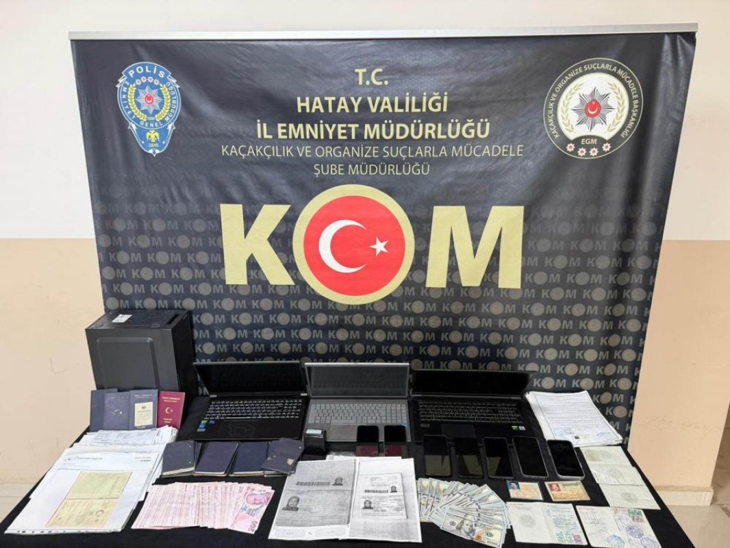 Ayak Bile Basmadıkları Ülkelerde Yıllarca Çalışmış Gibi Gösterilen Şahısları Sahte Belgelerle Emekli Eden Çeteye Operasyon