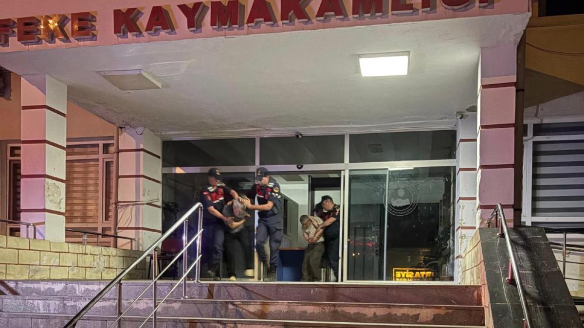 Adana'da Cinsel İstismar Soruşturmasında Şüpheli Ve Onu Alıkoyan Baba Tutuklandı