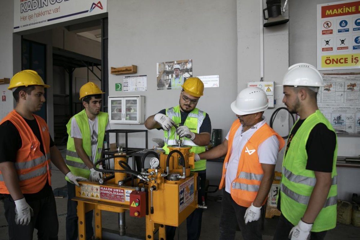 MERCEK’ten Gençlere Meslek Ve Kariyer Desteği