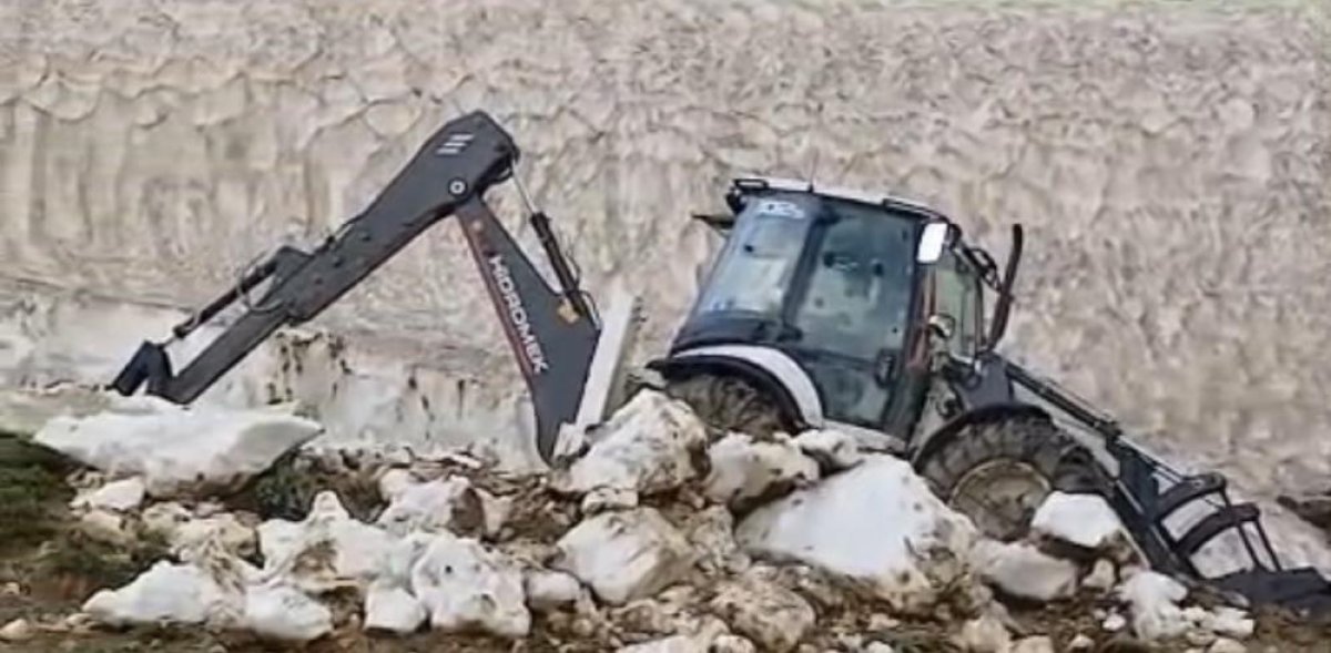 İran sınırındaki yayla yolları kardan temizleniyor