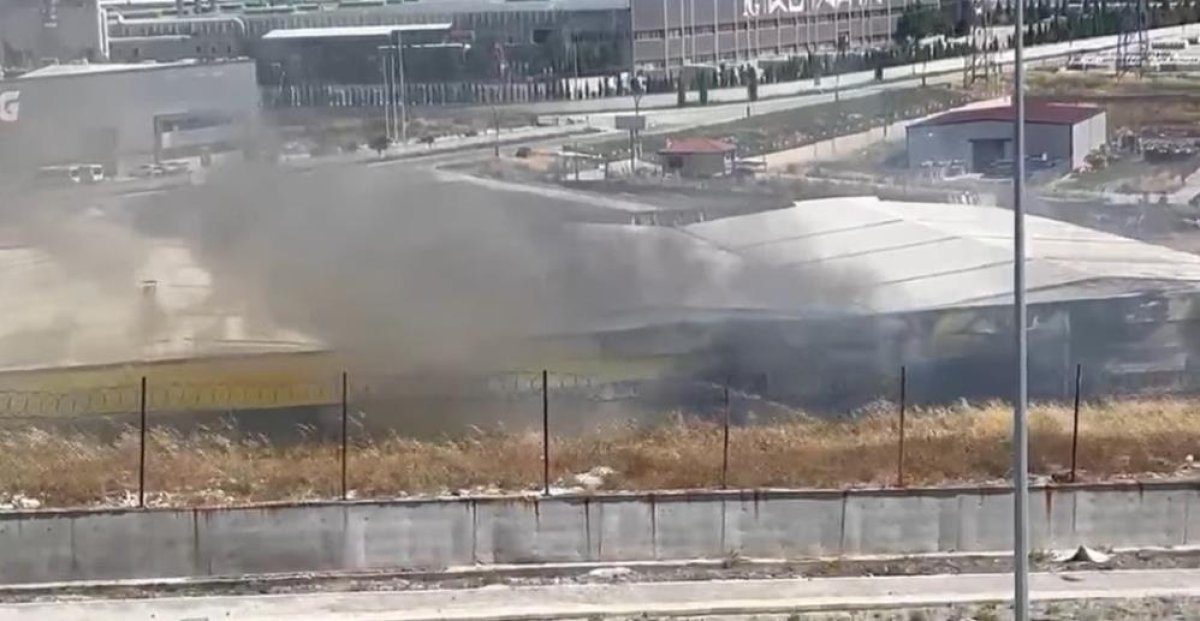 Kütahya 30 Ağustos OSB'de çömlek fabrikasında yangın paniği