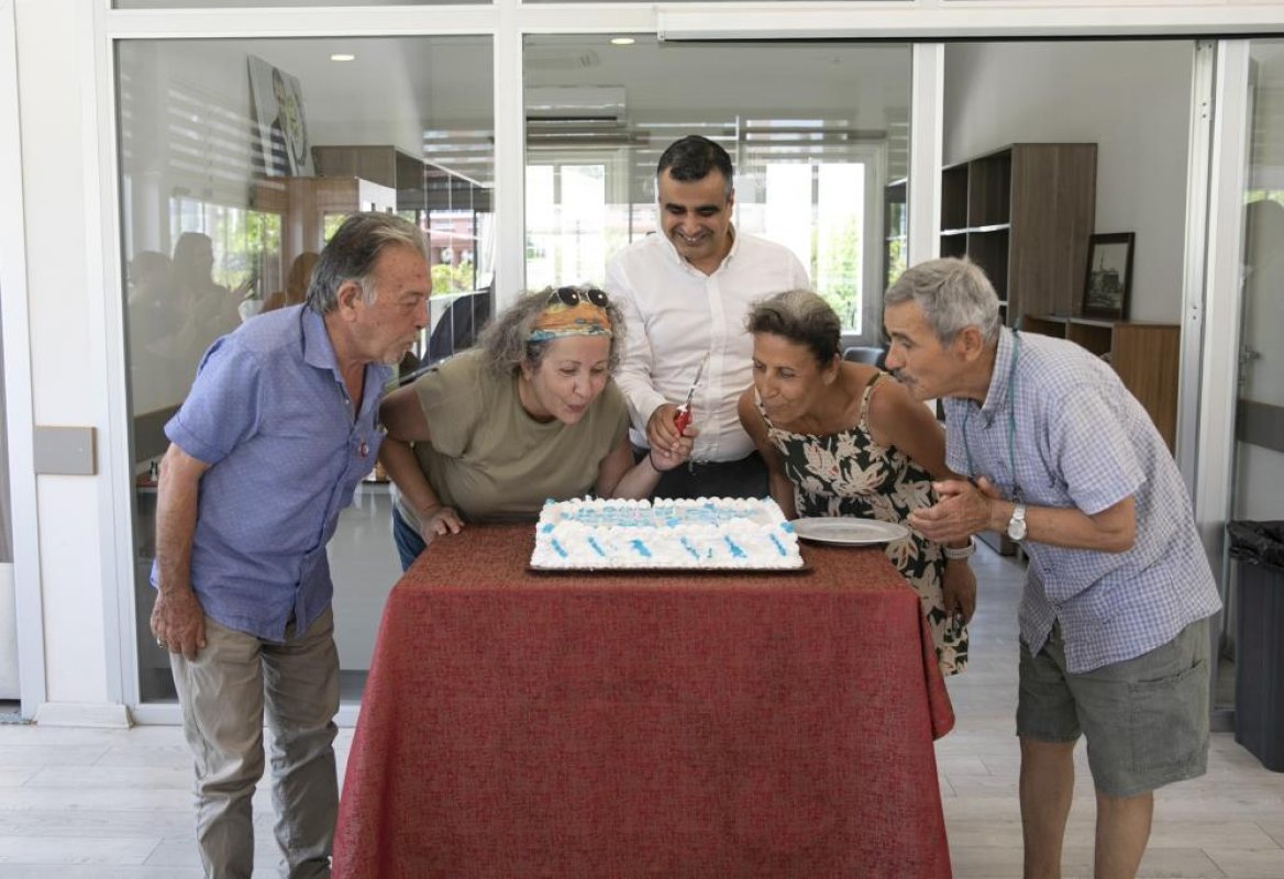 Mersin'de Emekliler Günü coşkuyla kutlandı