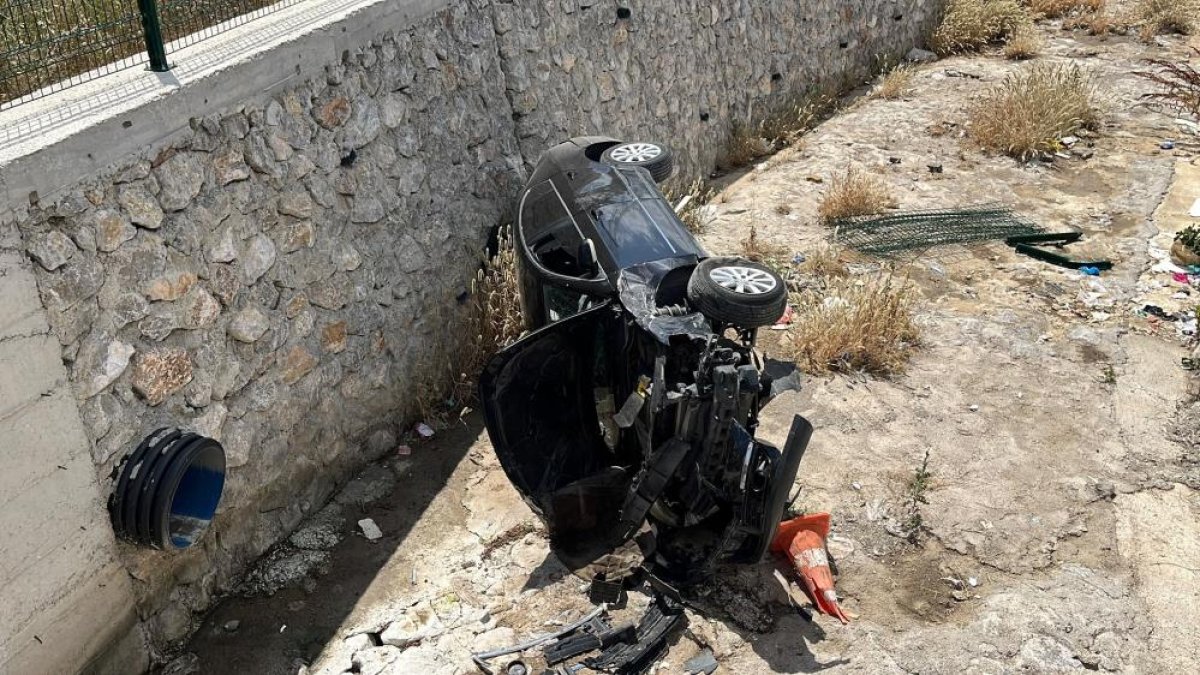 Çorum'da otomobil dereye uçtu: 2 yaralı