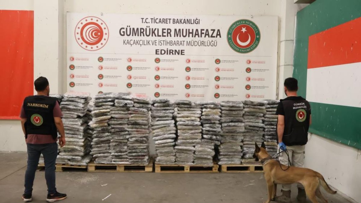 Kapıkule'de 1 milyar 37 milyon lira değerinde uyuşturucu madde ele geçirildi