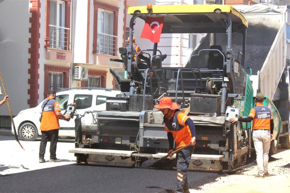  Mersin'de iki önemli güzergahta asfalt çalışması