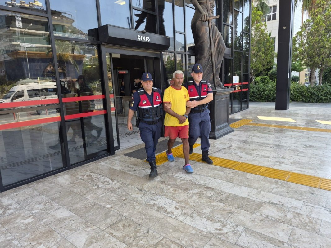 Alanya'da firari hükümlü jandarma denetiminde yakalandı
