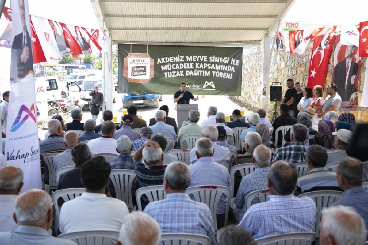 Mersin'de Akdeniz Meyve Sineğine karşı feromon tuzağı desteği