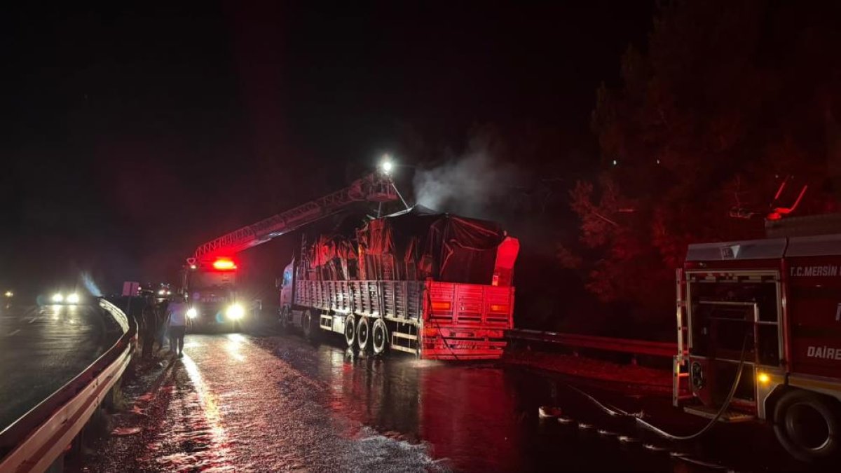  Seyir halindeki tırda yangın paniği