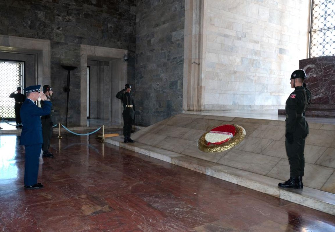 ABD Genelkurmay Başkanı Orgeneral Caine, Anıtkabir'i ziyaret etti