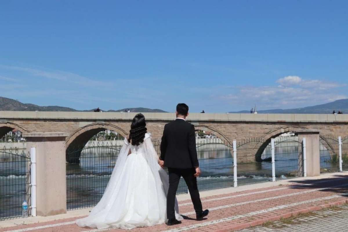  Horlamak hem boşanma hem tazminat sebebi