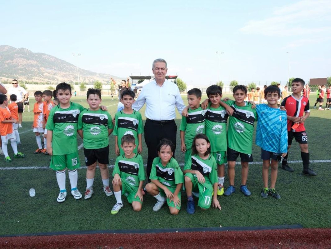 Buharkent'te 'Kentin Çocukları' futbol turnuvası tamamlandı