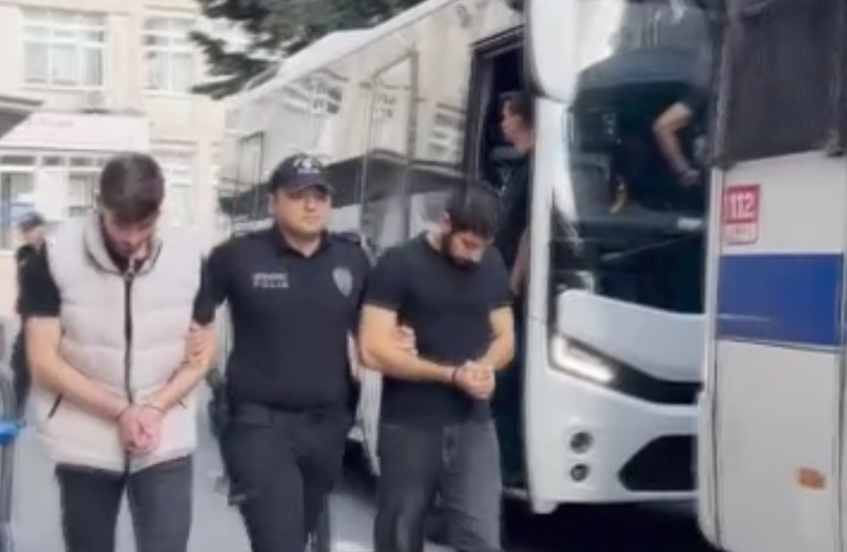 İstanbul merkezli yasa dışı bahis ve kara para operasyonunda gözaltına alınan 69 şüpheli adliyeye sevk edildi