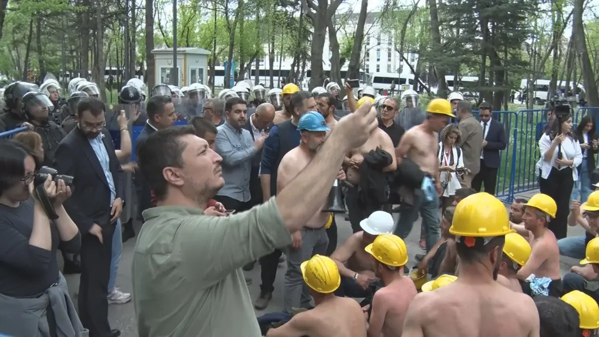 Enerji Bakanı Bayraktar'dan Eylemdeki Maden İşçileri İçin Açıklama: Borç Ödenmezse Teşvik Yok