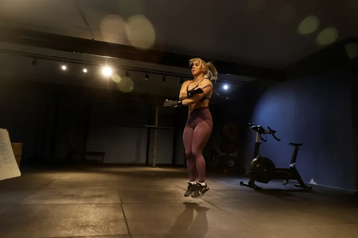 Mersinli Eski Milli Sporcu Tebaa Onar, Crossfitte Başarılarını Sürdürüyor