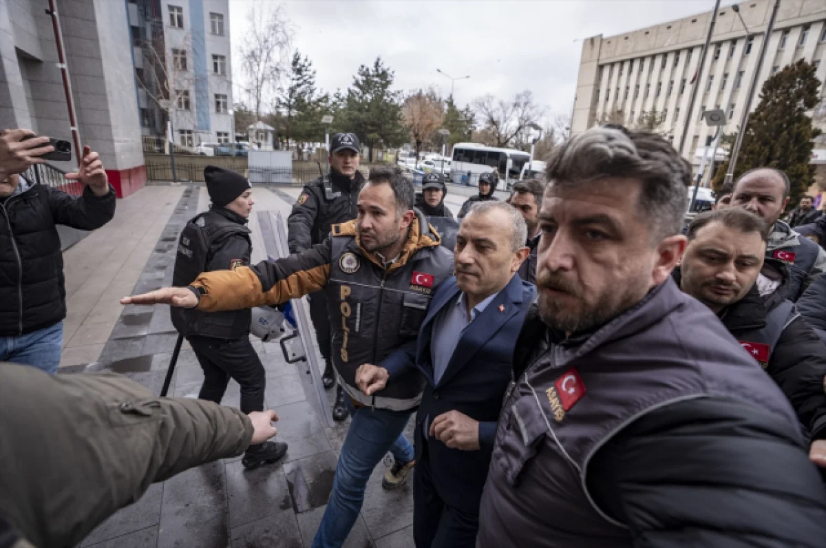 Eski Vali Tuncay Sonel'e 78 Soru Soruldu, Hepsine Aynı Yanıtı Verdi