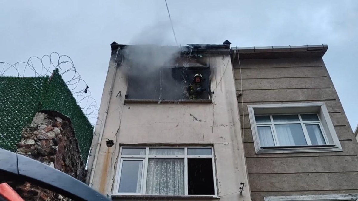 Fatih’teki Yangında Ölen Kadının Cenazesi Adli Tıp’ta