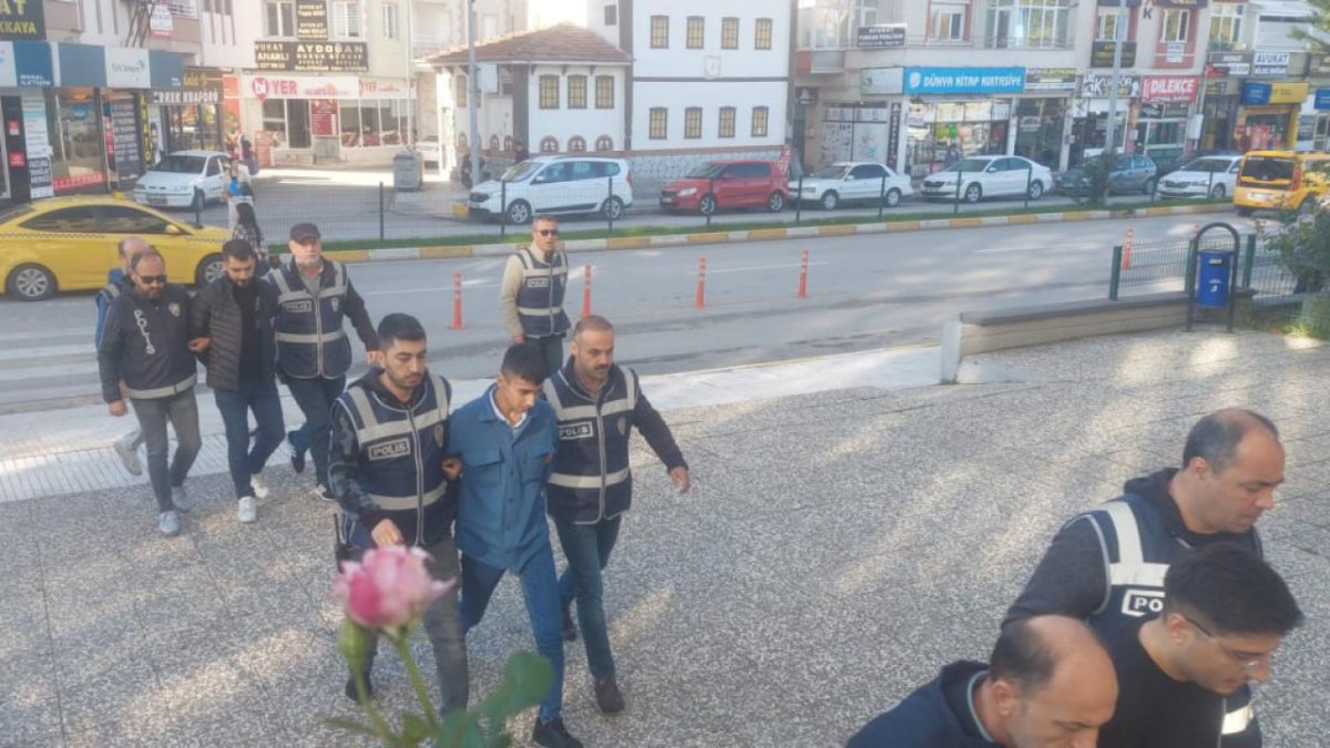 Ankara Merkezli 8 İlde Yasa Dışı Bahis Ve Kara Para Aklama Operasyonu