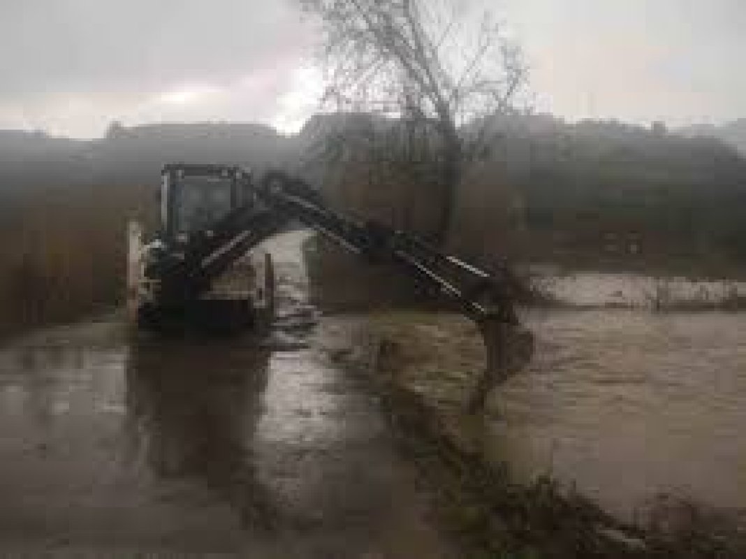Tarsus'ta Çatılar Uçtu, Dereler Taştı