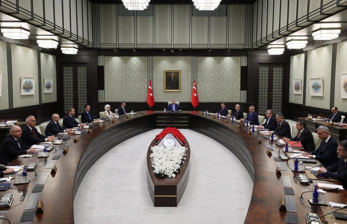 Siyasilerden Atanan Bakanlara Tebrik