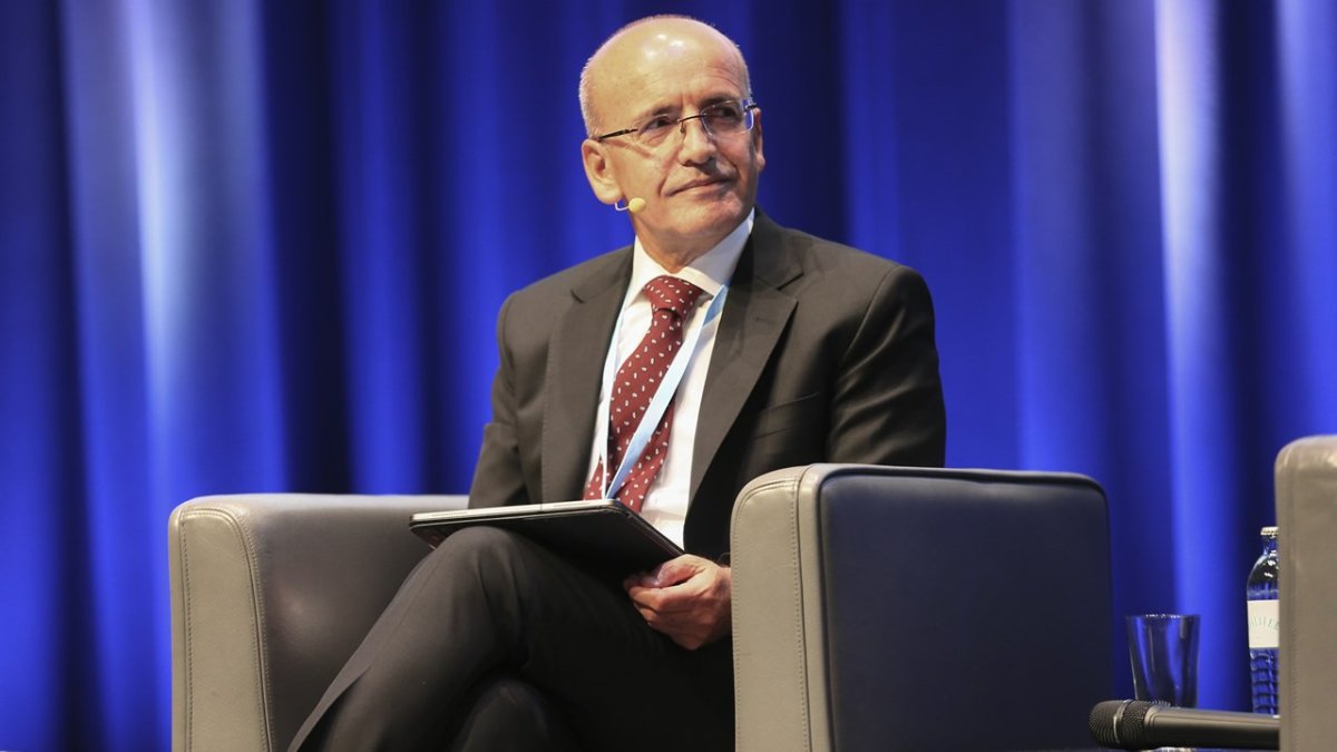 Bakan Şimşek Petrol Fiyatlarına İlişkin Değerlendirmelerde Bulundu