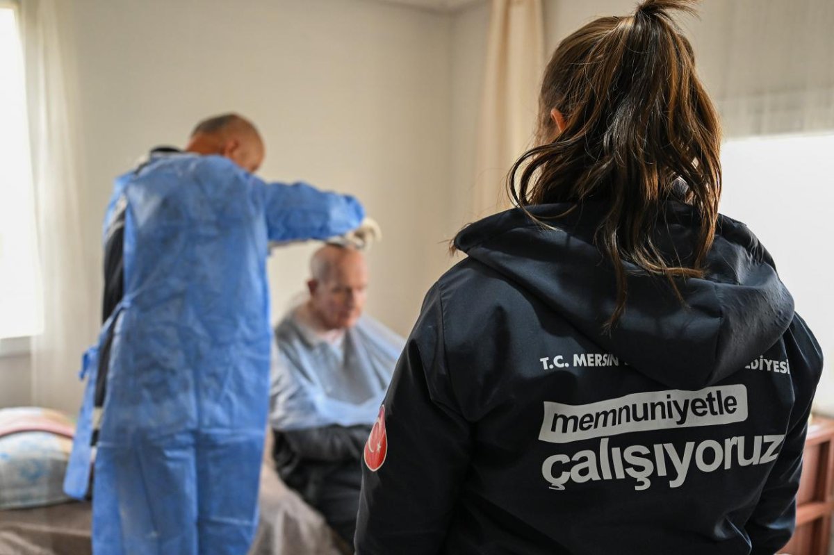 Mersin Büyükşehir’in Evde Sağlık ve Bakım Hizmetleri Güvenli ve Değerli Yaşamın Kapısını Açıyor